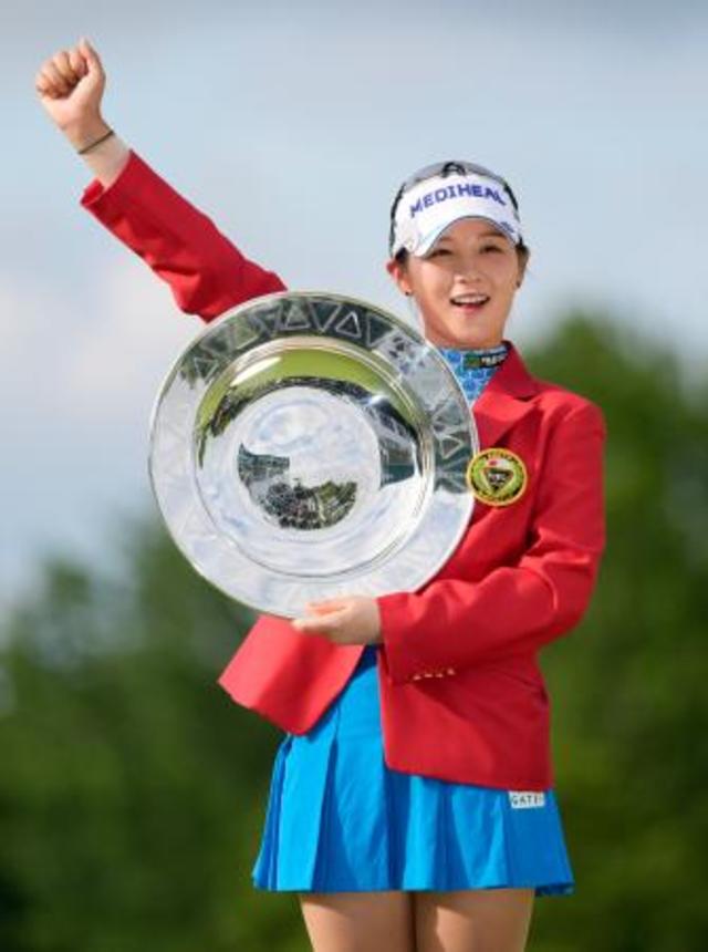 　通算１２アンダーで日本ツアー初優勝を果たした朴ヒョン径＝カメリアヒルズＣＣ