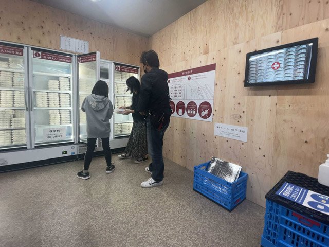 １日にオープンした餃子の雪松各務原店＝各務原市那加栄町
