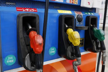 　ガソリンスタンドの給油ノズル