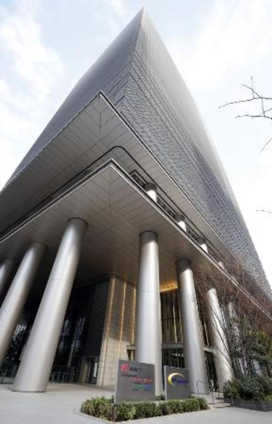 　日本郵便本社が入るビル＝東京・大手町