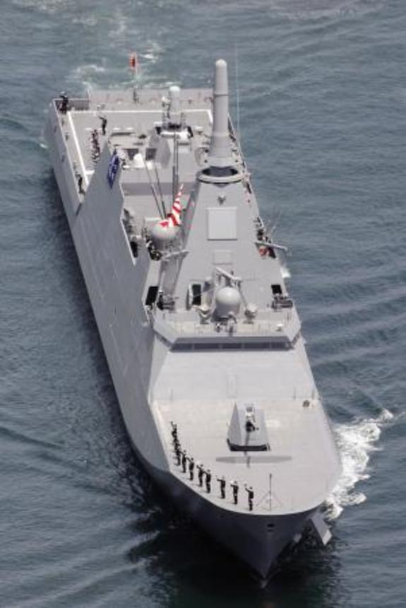 　海上自衛隊の最新鋭護衛艦ＦＦＭ「もがみ」＝２０２２年４月、長崎市