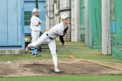 最速１４６キロを誇る帝京大可児のエース富田＝けやきフィールド