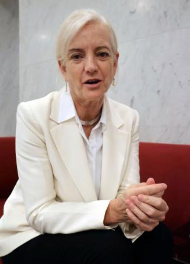 　「パグウォッシュ会議」の世界大会を前に、抱負を語るカレン・ホールバーグ事務総長＝３１日、広島市中区