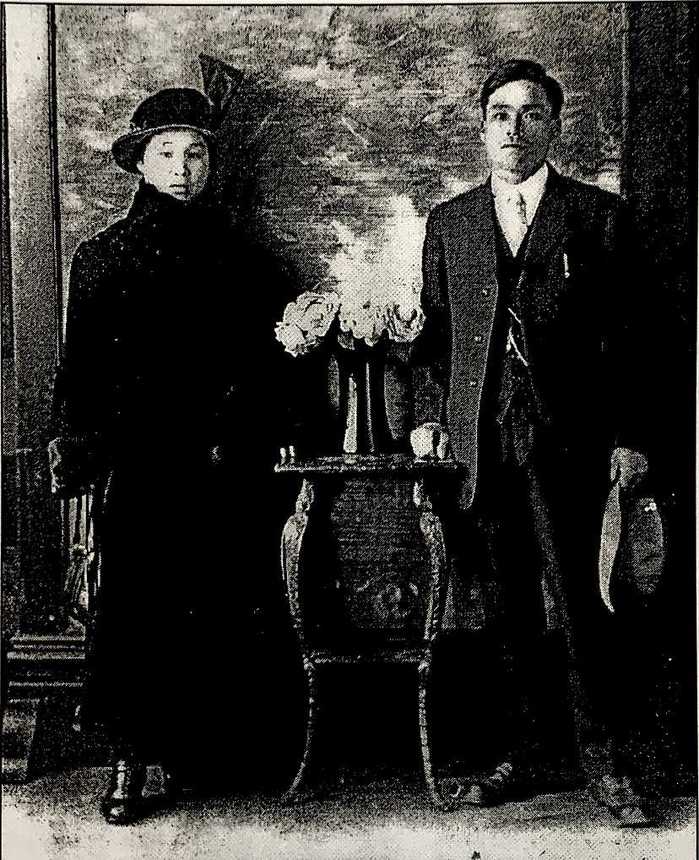 村土源次郎と妻のすま。１９１９年、すまが日本からサンフランシスコの港に着いた後撮影したもの（アル・村土さん提供）