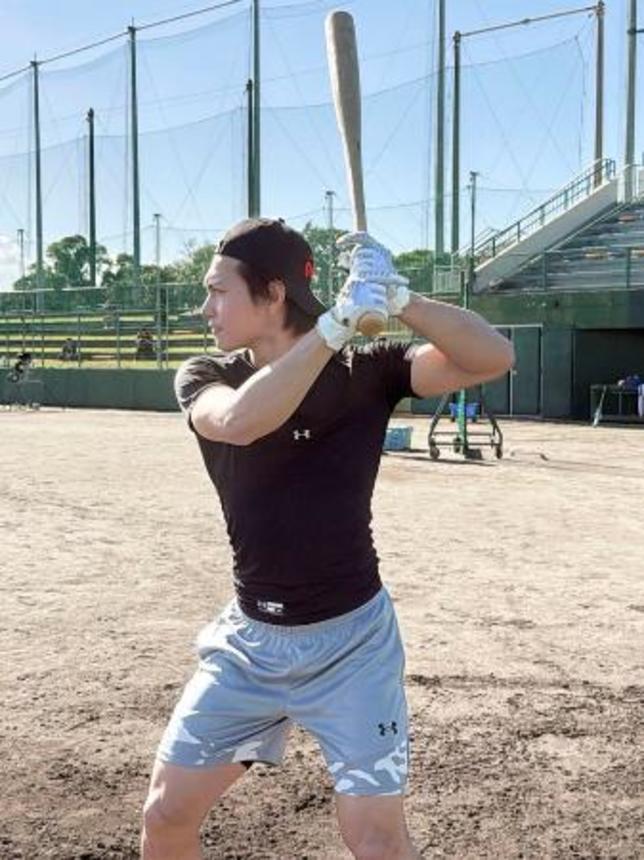 　練習を公開したロッテの藤原＝沖縄県内（球団提供）