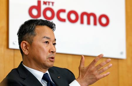 　インタビューに応じるＮＴＴドコモの前田義晃社長