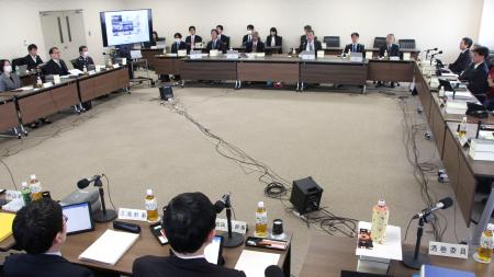 　再審制度の見直しを協議する法制審議会部会の会合＝２３日午後、法務省