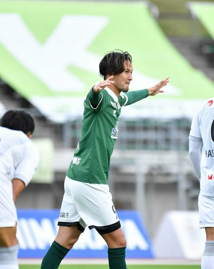 ＦＣ岐阜×讃岐＝後半７分、先制ゴールを挙げたＦＣ岐阜のＦＷ山内＝長良川競技場