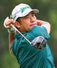 　第３ラウンド、４番でティーショットを放つ松山英樹。通算１アンダーで１９位＝ケーブズバレーＧＣ（共同）