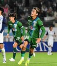 ＦＣ岐阜×沼津＝後半４１分、同点ゴールを決めたＦＣ岐阜のＦＷ藤岡＝長良川競技場
