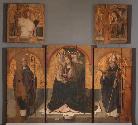 　イタリア・シチリア州メッシナの州立博物館所蔵のアントネッロ・ダ・メッシーナによる聖グレゴリオの多翼祭壇画。現存するパネル５枚のうち３枚が盗まれた（博物館提供、ロイター＝共同）