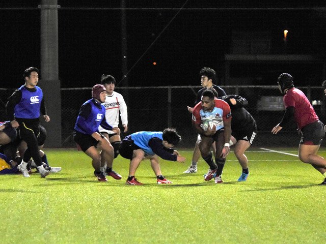 ２回戦突破に向け、練習に励む朝日大の選手＝朝日大