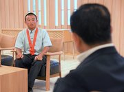 甲子園での活躍を誓い意気込みを語る日比野翔太主将＝県庁