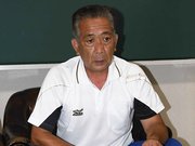 田中ゆかりの高校時代について語る岐阜聖徳学園高の田中龍次元監督＝岐阜市中鶉、同校