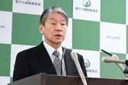 　記者会見する原子力規制委の山中伸介委員長＝７日午後、東京都港区