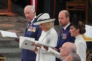 　８日、第２次大戦犠牲者を追悼する礼拝に参列する英王室メンバーら＝ロンドン（ＡＰ＝共同）