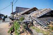 　熊本県氷川町で倒壊した家屋＝２日午後