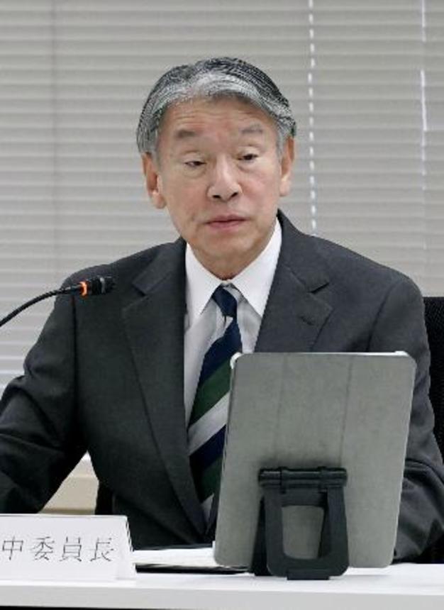 　中部電力調査委員会の調査報告書を踏まえ、耐震データ不正について批判した原子力規制委員会の山中伸介委員長＝１７日午後、東京都港区