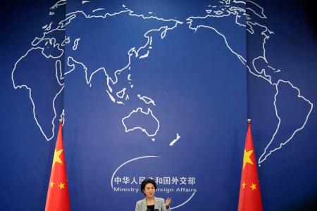 　記者会見する中国外務省の毛寧報道局長＝７日、北京（共同）