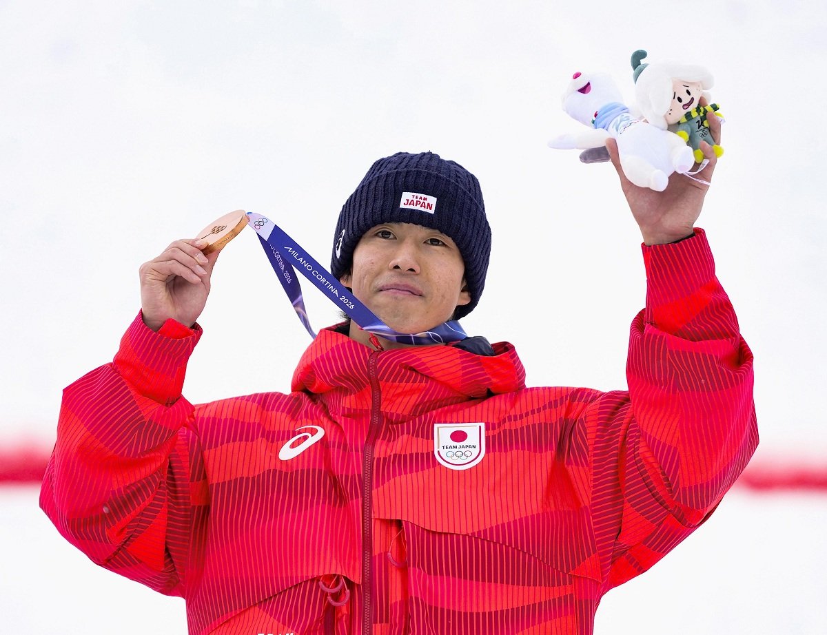 ミラノ・コルティナ冬季五輪のフリースタイルスキー男子モーグルで銅メダルを獲得した堀島行真＝１２日、イタリア・リビーニョ（共同）
