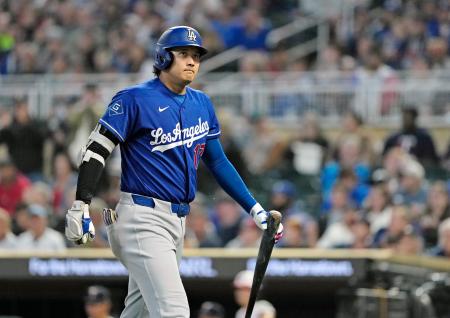 　ツインズ戦の７回、空振り三振に倒れたドジャース・大谷＝ミネアポリス（共同）