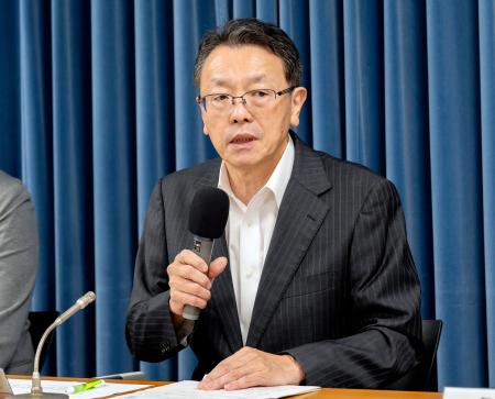 　記者会見する政府地震調査委の平田直委員長＝１２日午後、東京都千代田区