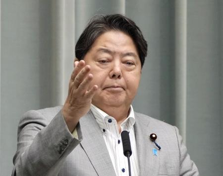 　記者会見する林官房長官＝２６日午前、首相官邸