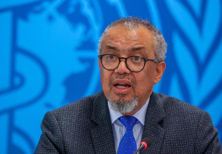 　記者会見する世界保健機関（ＷＨＯ）のテドロス事務局長＝２９日、ジュネーブ（ロイター＝共同）