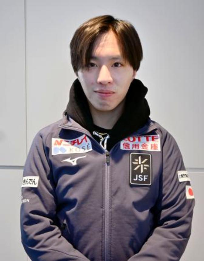 　ＧＰシリーズ第３戦スケートカナダから帰国した男子で３位の三浦佳生＝４日、羽田空港