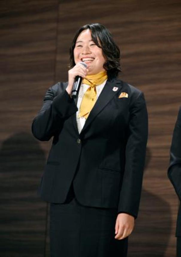 　ＪＯＣの「シンボルアスリート」認定式で、あいさつする陸上女子やり投げの北口榛花＝２１日、東京都新宿区