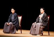 　トークセッションに登壇した十代目松本幸四郎さん（右）と市川染五郎さん親子＝２７日午後、前橋市