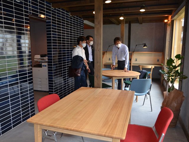 コワーキングスペースとして整備された長屋の一部＝美濃市相生町、ＷＡＳＩＴＡ　ＭＩＮＯ