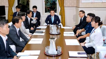 　衆院予算委理事会＝２４日夜、国会