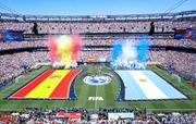 　スペイン―アルゼンチン戦の試合前セレモニー＝ニューヨーク（共同）