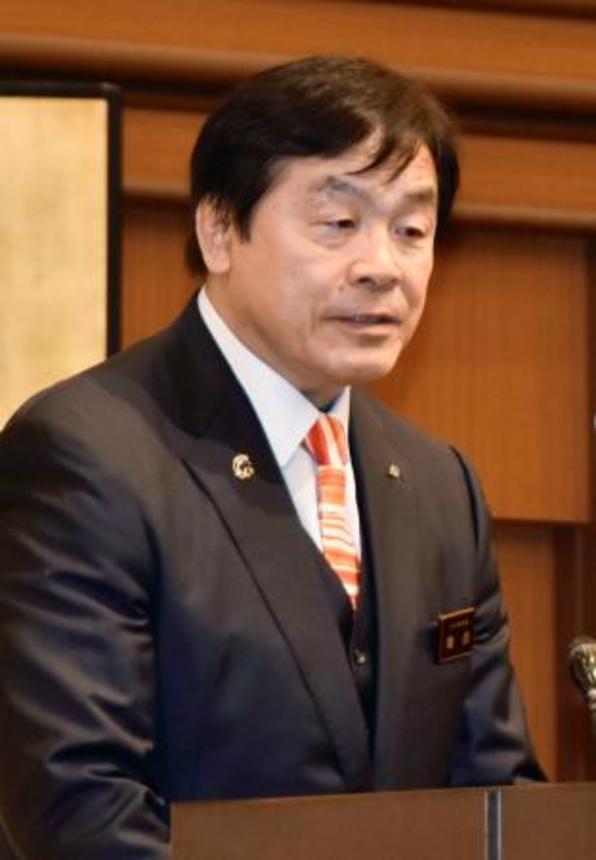 　自民党県連大会であいさつする石川県の馳浩知事＝１９日午前、金沢市