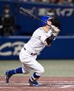 　９回中日１死二、三塁、村松が右越えにサヨナラ３ランを放つ＝バンテリンドーム