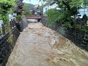 増水した高山市の江名子川＝２３日
