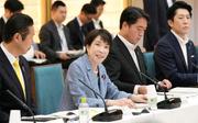 　地域未来戦略に関する関係副大臣等会議で発言する高市首相（左から２人目）＝１８日午前、首相官邸