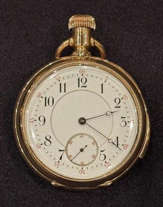 　タイタニック号の乗客が所有していた懐中時計（Ｈｅｎｒｙ　Ａｌｄｒｉｄｇｅ　＆　Ｓｏｎ　Ｌｔｄ提供・共同）