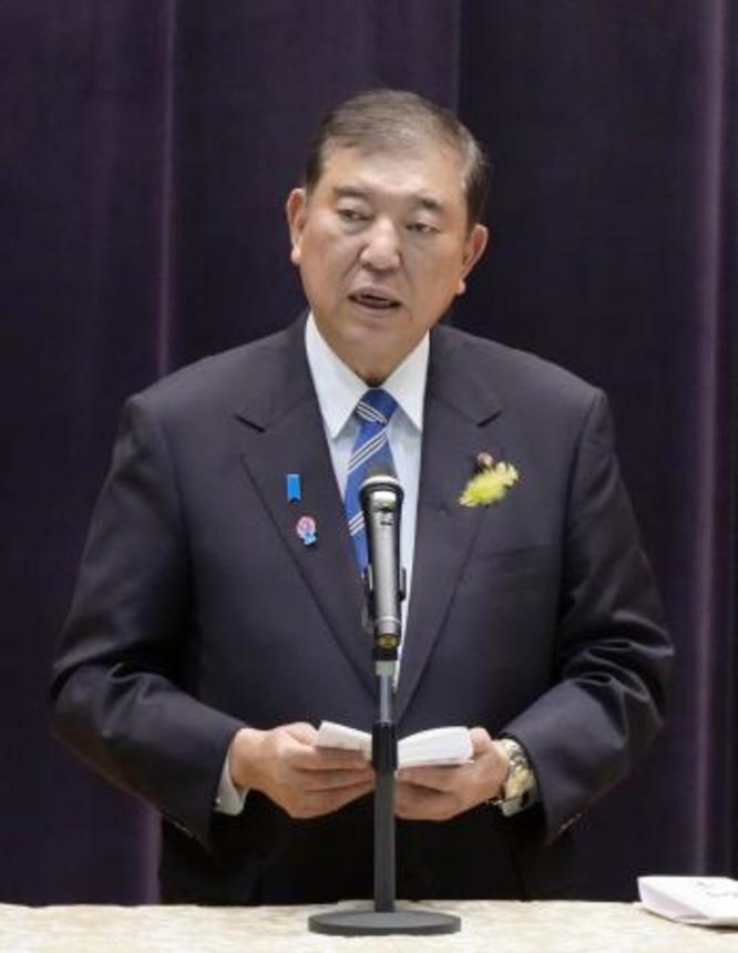　自衛隊指揮官幹部会同で訓示する石破首相＝３０日午前、防衛省