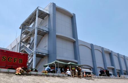 　作業員が倒れた堺市の下水ポンプ場＝２９日午前１１時４５分、堺市堺区