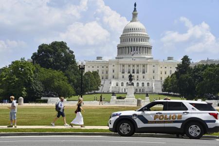 　米連邦議会議事堂前＝ワシントン（共同）