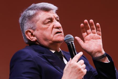 　モスクワで映画上映会に参加するアレクサンドル・ソクーロフ監督＝２０２２年６月（タス＝共同）