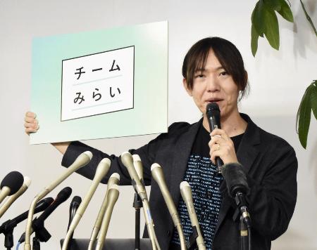 　安野貴博氏＝５月、東京都港区