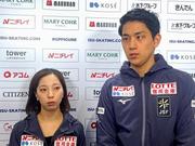 　取材に応じるペアの三浦璃来（左）、木原龍一組＝７日、ＩＧアリーナ