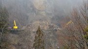 国道１５８号の土砂崩れ現場＝高山市丹生川町塩屋
