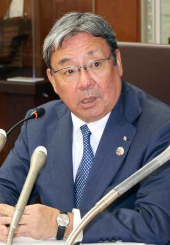 　記者会見する日本船主協会の長沢仁志会長＝２６日午後、東京都千代田区