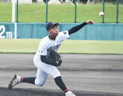 登板直後2失点で同点とされたが、池田の反撃を断った中京の2年生左腕倉橋成颯