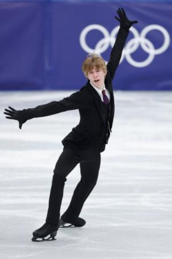 　団体男子ＳＰ　演技するスティーブン・ゴゴレフ＝ミラノ（共同）