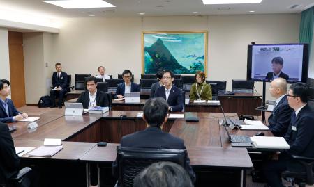 　ＪＲ米坂線の復旧を巡り、新潟県が開いたＪＲ東日本らとの会合＝２２日午前、新潟市